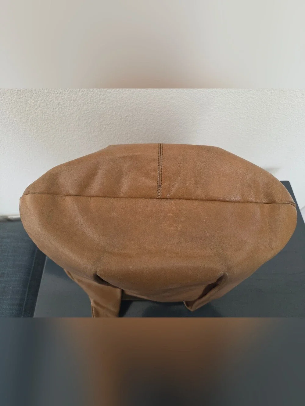 Vtg HOBO International Tan Leather Pleated Frame Bag Kiss Lock Shoulder Purse